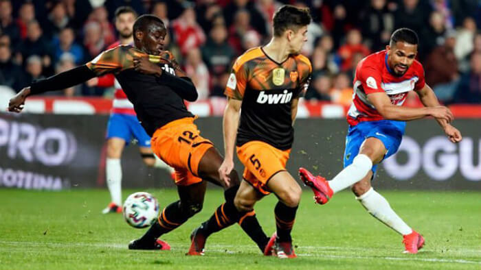 9 trận làm khách trên sân của Granada thì Valencia đã thắng 8 trận